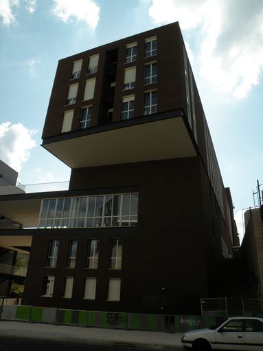  immeuble original avec avancée sur le vide, rue du Chevaleret